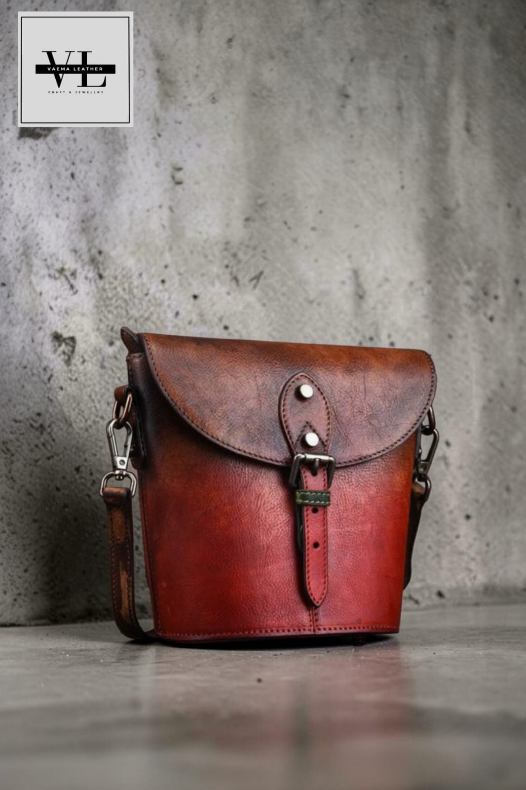Burgundy Saddle